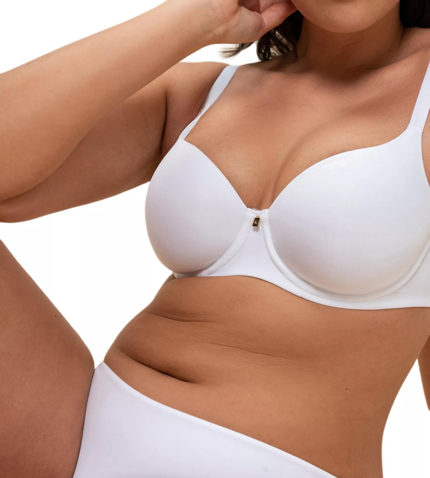 Dormire con il reggiseno: s&igrave; o no?